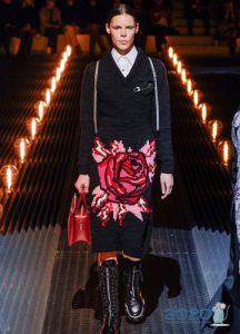 Strickkleid mit einem Muster Herbst-Winter 2019-2020