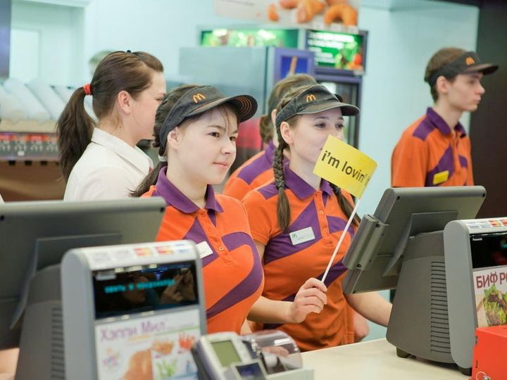 Jugendliche arbeiten