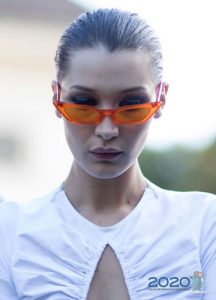 Modische schmale Brille für 2019-2020