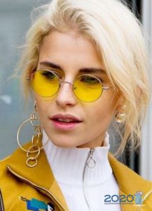 Farbige runde Gläser für 2020