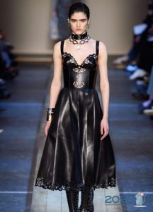 Lederkleid Alexander McQueen Herbst-Winter 2019-2020