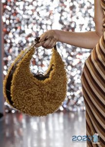 Außergewöhnliche Tasche mit Fell Herbst-Winter 2019-2020