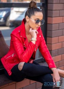 Rote Bikerjacke für 2020