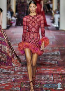 Zuhair Murad Herbst Winter 2019-2020 kurzes Kleid mit Federn