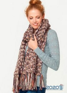 Modischer Strickschal Herbst-Winter 2019-2020