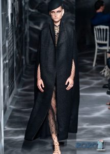 Cape Christian Dior Herbst-Winter 2019-2020 Haute Couture Kollektion