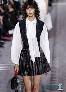 Weiße Bluse für Grundgarderobe 2020