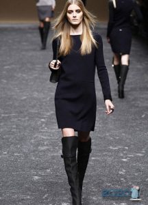 Schwarzes Kleid in der Grundgarderobe von Herbst und Winter 2019-2020