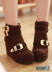 Stiefeletten Herbst-Winter 2019-2020 mit Schnallen