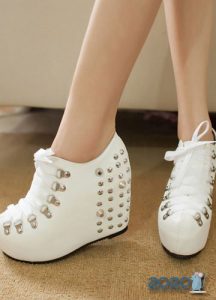 Stiefeletten Herbst-Winter 2019-2020 mit Nieten