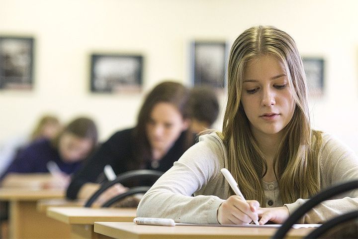 Schulkinder im Unterricht