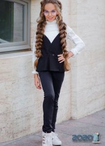 Modischer Schößchenanzug für Schulmädchen für 2020