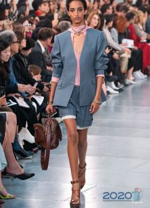 Damenanzug mit Shorts für Frühjahr und Sommer 2020