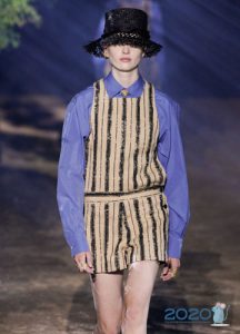 Modische Bluse von Dior Frühling-Sommer 2020