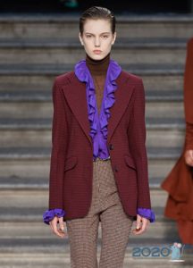 Blusen in geschichteten Bildern Frühjahr 2020