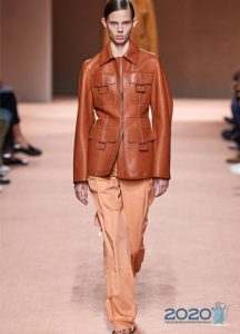 Trendige Nude-Hose für Frühling-Sommer 2020