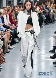 Klassische Hose mit Streifen Frühling-Sommer 2020