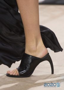 Modische Schuhe Frühjahr 2020 mit ungewöhnlichen Absätzen