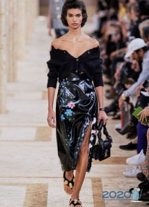 Lackierter Rock mit Schlitz Frühling-Sommer 2020