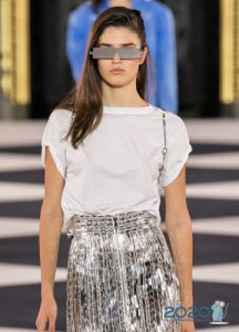 Klassisches weißes T-Shirt für die Frühjahr-Sommer-Saison 2020