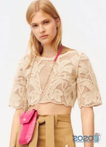 Modisches durchbrochenes T-Shirt für 2020