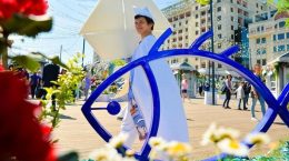 Kulissen und Animatoren während der Fischwoche